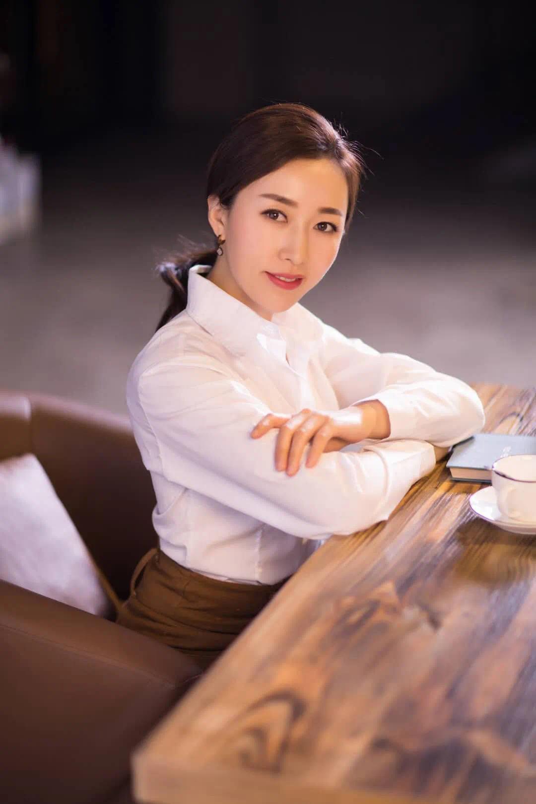 潘丽
